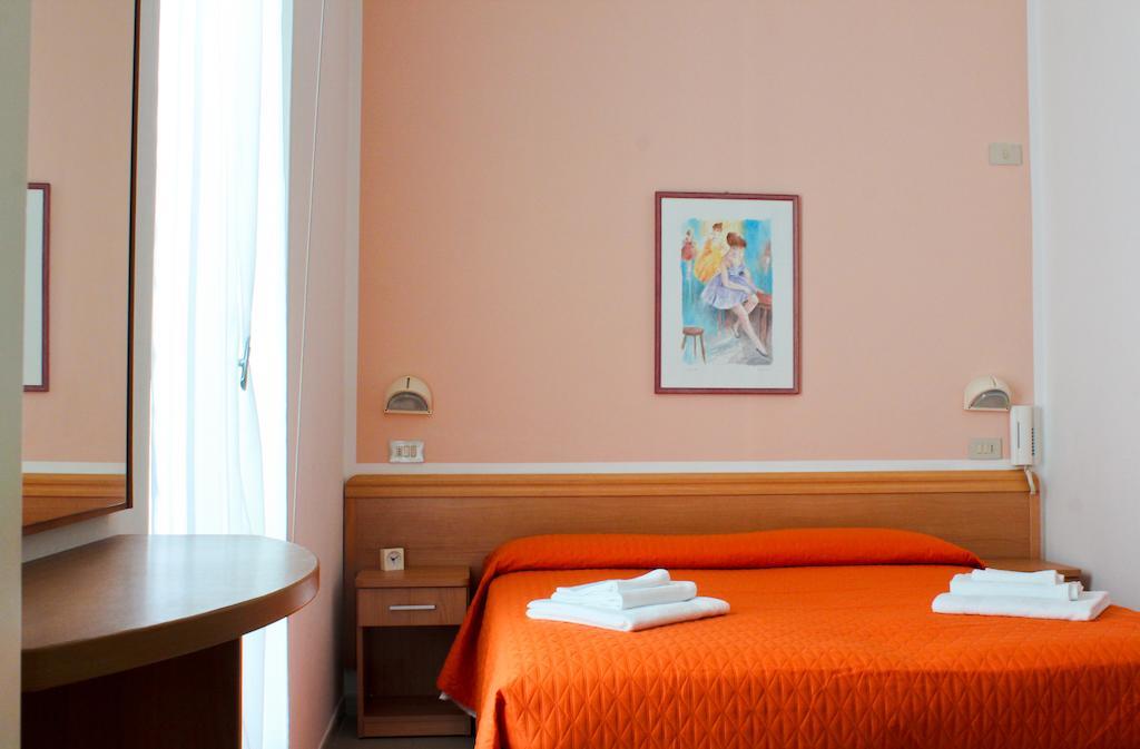 Hotel Leda Rimini Pokoj fotografie